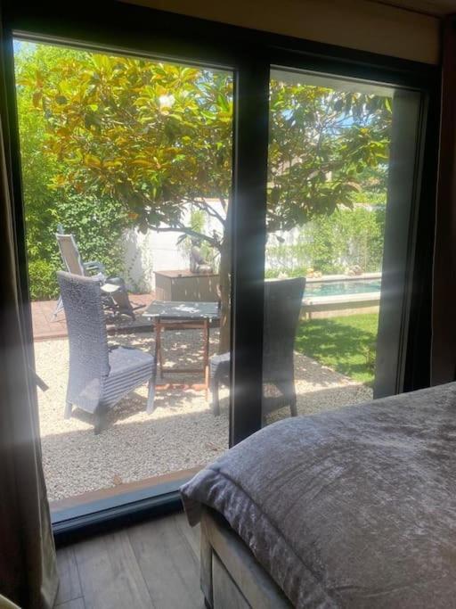 A Lombre Du Magnolia Apartment ลีล-ซูร์-ลา-ซอร์ก ภายนอก รูปภาพ